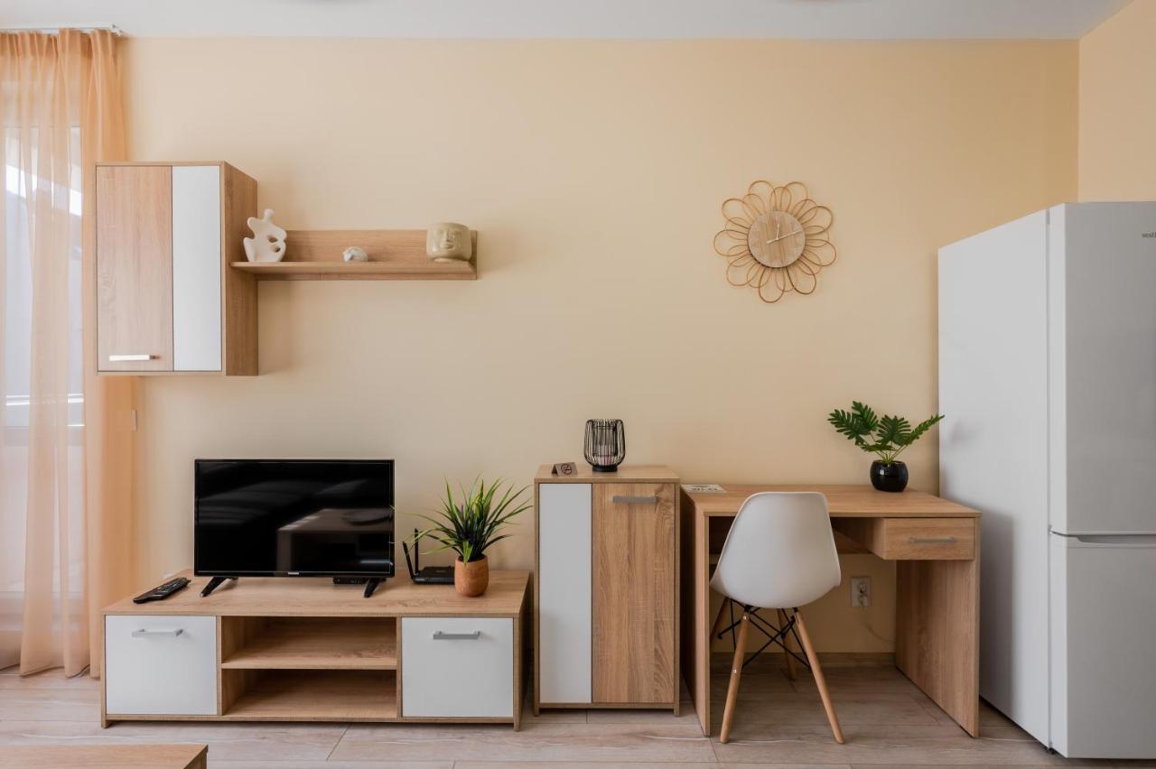 Apartamento Nomad Haven: 1Bd Flat With Balcony & Desk Sofía Exterior foto